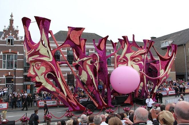 Bloemencorso-Zundert-2013-le-hoi-hoa-lon-nhat-the-gioi-o-Ha-Lan